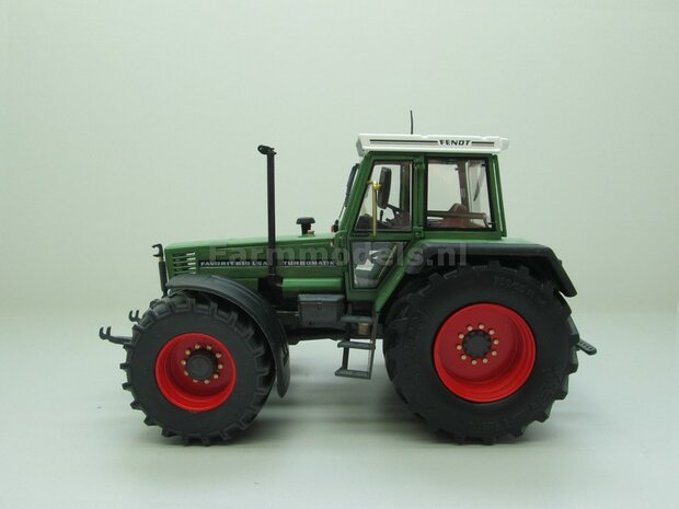 Fendt 612- 615 WeiseToys: Brede Vooras banden &Oslash; 47 mm x 20,5 mm breed + ALU. velgen FENDT ROOD geleverd 1:32 Farmmodels Custom Line Series 