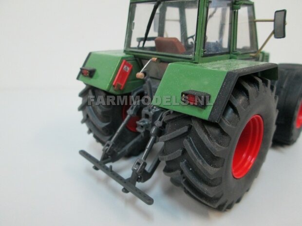 FENDT 612- 615 WeiseToys: Brede banden &Oslash; 58 x 28 m + ALU. velgen FENDT ROOD Gespoten+  &Oslash;3 mm as + U-profiel 1:32 Farmmodels Custom Line Series   