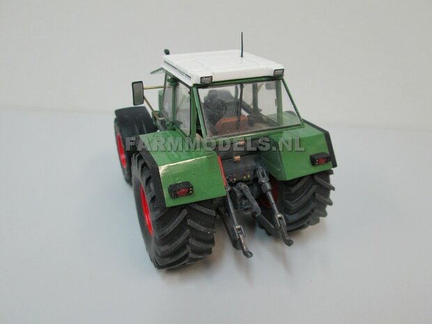 FENDT 612- 615 WeiseToys: Brede banden &Oslash; 58 x 28 m + ALU. velgen FENDT ROOD Gespoten+  &Oslash;3 mm as + U-profiel 1:32 Farmmodels Custom Line Series   