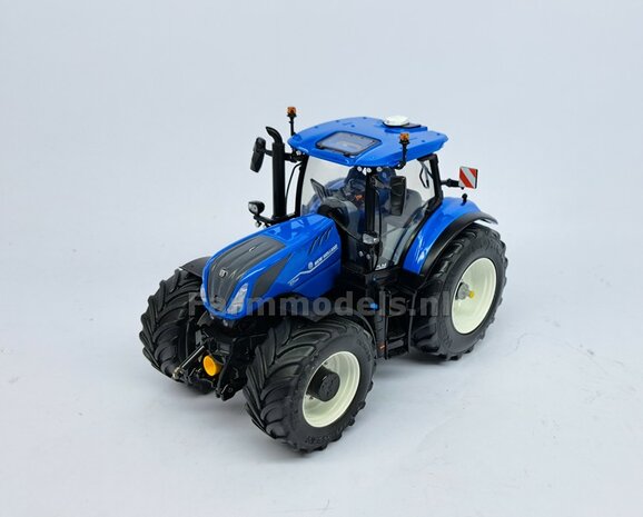 NEW HOLLAND T7.300 BLUE UH: 2x Brede Banden &Oslash; 65.9 x 29.2 mm + ALU. Velgen NEW HOLLAND WIT Gespoten 1:32 Farmmodels Custom Line Series  