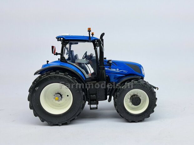 NEW HOLLAND T7.300 BLUE UH: 2x Brede Banden &Oslash; 65.9 x 29.2 mm + ALU. Velgen NEW HOLLAND WIT Gespoten 1:32 Farmmodels Custom Line Series  