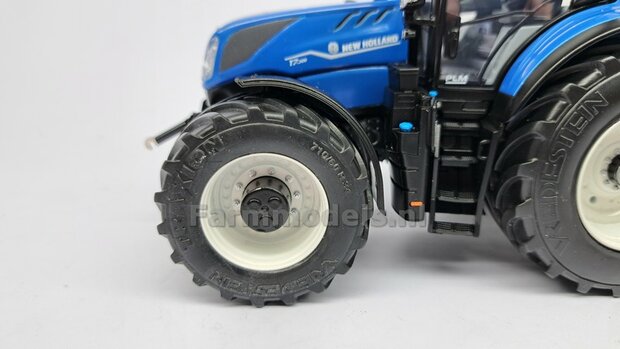 NEW HOLLAND T7.300 BLUE UH: 2x Brede Banden &Oslash; 52.3 x 24.2 mm + ALU. Velgen NEW HOLLAND WIT Gespoten 1:32 Farmmodels Custom Line Series  