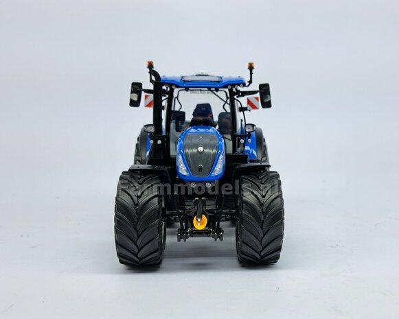 NEW HOLLAND T7.300 BLUE UH: 2x Brede Banden &Oslash; 52.3 x 24.2 mm + ALU. Velgen NEW HOLLAND WIT Gespoten 1:32 Farmmodels Custom Line Series  