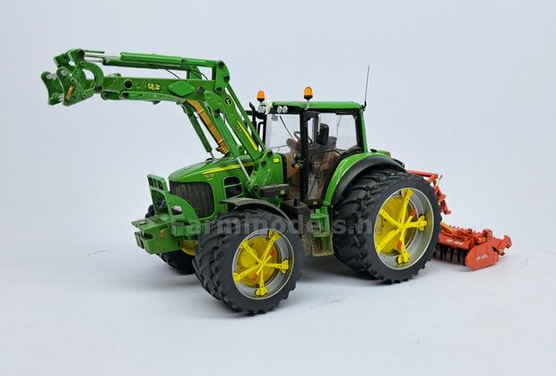 MOLCON 5-STER dubbellucht koppelsysteem &Oslash; 30mm. Materiaal Resin JOHN DEERE GEEL Gespoten  Universeel te gebruiken 1:32   