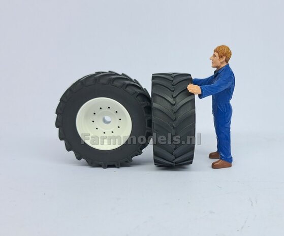 NEW HOLLAND T7550: 2x Brede Banden &Oslash; 47 x 20.5 mm + ALUMINIUM velgen NEW HOLLAND WIT Gespoten geleverd 1:32 Farmmodels Custom Line Series  