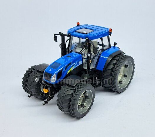 NEW HOLLAND T7550: 2x Brede Banden &Oslash; 47 x 20.5 mm + ALUMINIUM velgen NEW HOLLAND WIT Gespoten geleverd 1:32 Farmmodels Custom Line Series  