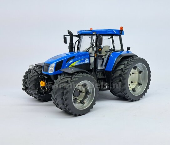 NEW HOLLAND T7550: 2x Brede Banden &Oslash; 47 x 20.5 mm + ALUMINIUM velgen NEW HOLLAND WIT Gespoten geleverd 1:32 Farmmodels Custom Line Series  