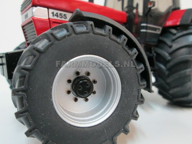 CASE IH SCHUCO: 2x Brede Banden &Oslash; 47.5 x 20.5 mm + ALU. velgen ALUMINIUM METALIC gespoten geleverd 1:32 Farmmodels Custom Line Series  