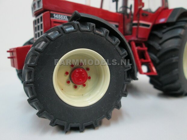 CASE IH SCHUCO: 2x Brede Banden &Oslash; 47 x 20.5 mm + ALU. velgen ALUMINIUM METALIC gespoten geleverd 1:32 Farmmodels Custom Line Series  