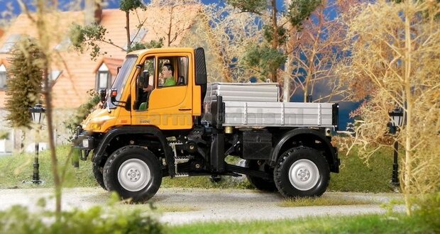 KOMMUNAL Mercedes Benz Unimog U400 Oranje 1:32 - Kommunal Versie 32380Co         