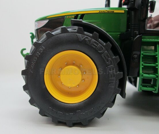 John Deere 7310 Farmmodels editie, Brede hoge banden + nieuwe velgen + nieuwe spatborden voor + trekhaak, Wiking 2018 Handmatig verbouwd / Manually rebuilt 1:32