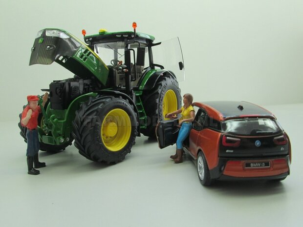 JD 7310R: 2x Vredestein Traxion Banden &Oslash; 54.5 x 23.5 mm + ALUMINIUM velgen JOHN DEERE GEEL gespoten  1:32   Farmmodels Custom Line Series